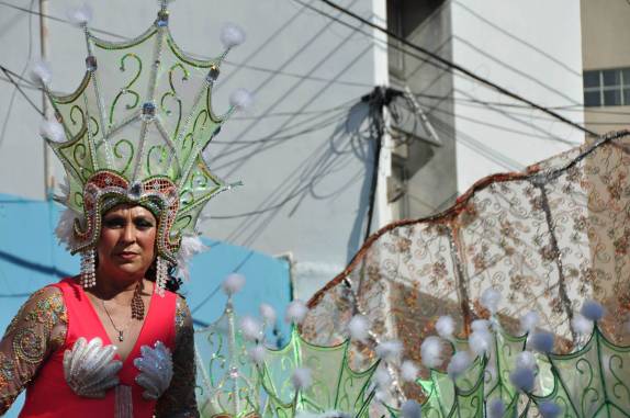 Fantasias de carnaval em Isla Mujeres, no litoral sul do México, do lado do Caribe